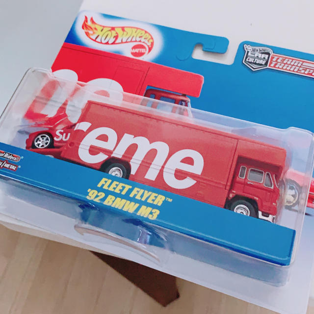 Supreme(シュプリーム)のSupreme Hot Wheels Fleet Flyer 1992 BMW エンタメ/ホビーのおもちゃ/ぬいぐるみ(ミニカー)の商品写真