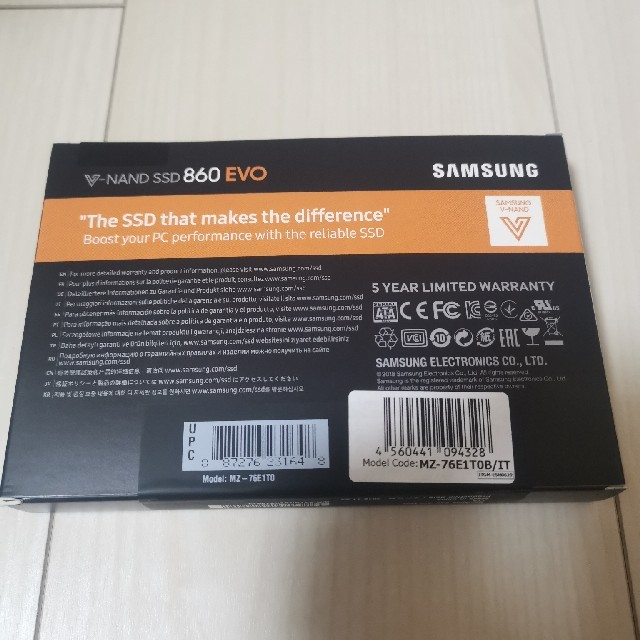 SAMSUNG(サムスン)のサムスン SSD 860 EVOシリーズ 1TB MZ-76E1T0B/IT スマホ/家電/カメラのPC/タブレット(PC周辺機器)の商品写真