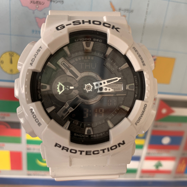 G-SHOCK(ジーショック)のG-SHOCK 白 メンズの時計(腕時計(デジタル))の商品写真