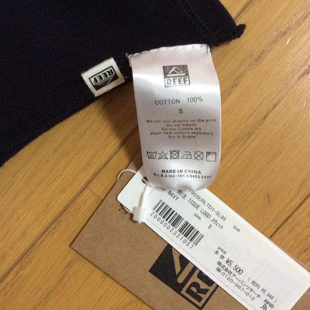 URBAN RESEARCH(アーバンリサーチ)のSonny Label REEF 別注 ISSUE LOGOスウェット【ネイビー レディースのトップス(トレーナー/スウェット)の商品写真