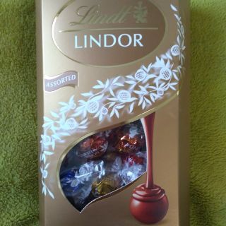 リンツ(Lindt)のmuuuumin様専用【リンツ】♪リンドールチョコ48個♪(菓子/デザート)