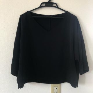 ユニクロ(UNIQLO)のブラック トップス(カットソー(半袖/袖なし))