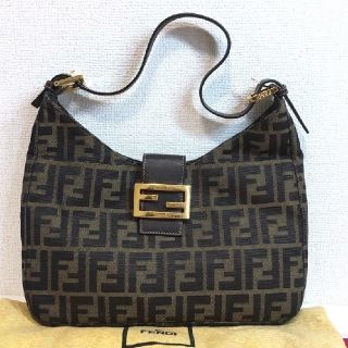 フェンディ(FENDI)のフェンディ　ズッカ柄　バケット　ゴールド金具(ショルダーバッグ)