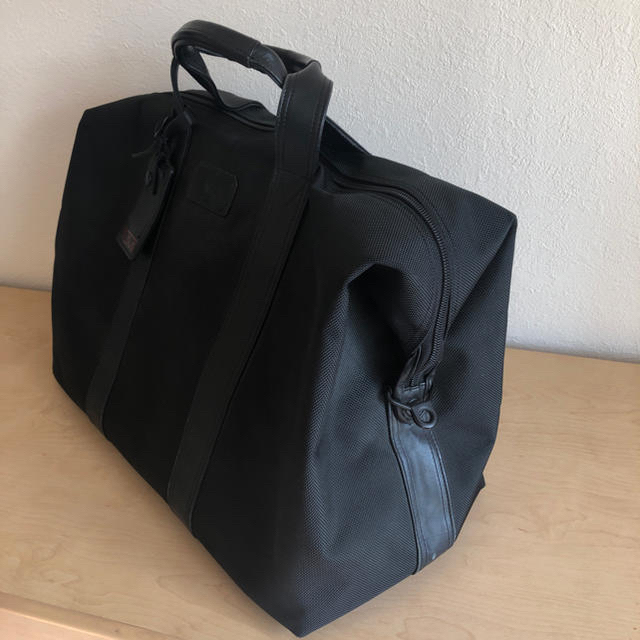 TUMI ボストンバッグ 黒 264D3 TUMI ボストンバッグ 黒 264D3