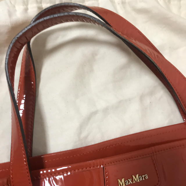 Max Mara(マックスマーラ)のお値下げ！マックスマーラエナメルバック レディースのバッグ(ハンドバッグ)の商品写真