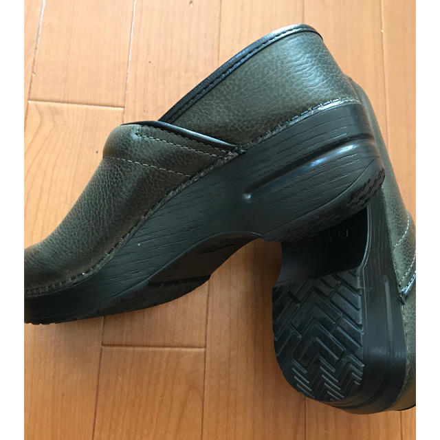 dansko(ダンスコ)の最終値下《1度着用美品》ダンスコ プロフェッショナル 36 ダークグリーン レディースの靴/シューズ(ローファー/革靴)の商品写真