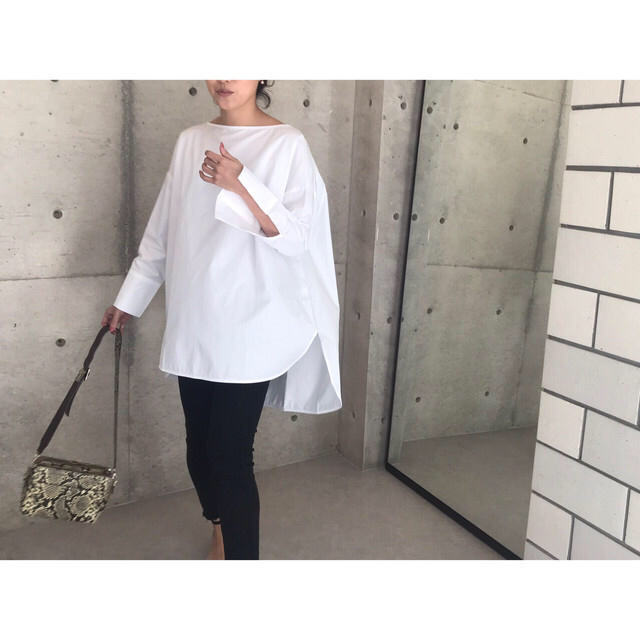 ella_selectshop long slit blouse