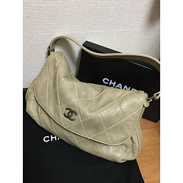 CHANEL(シャネル)のシャネル CHANEL  ハンドバッグ ラムスキン ベージュ 金具シルバー 美品 レディースのバッグ(ハンドバッグ)の商品写真