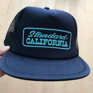 スタンダードカリフォルニア(STANDARD CALIFORNIA)の最安値【新品】スタンダードカリフォルニア グリーンルーム 限定 キャップ(キャップ)