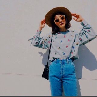 マウジー(moussy)のmoussy 花柄 トップス(カットソー(長袖/七分))