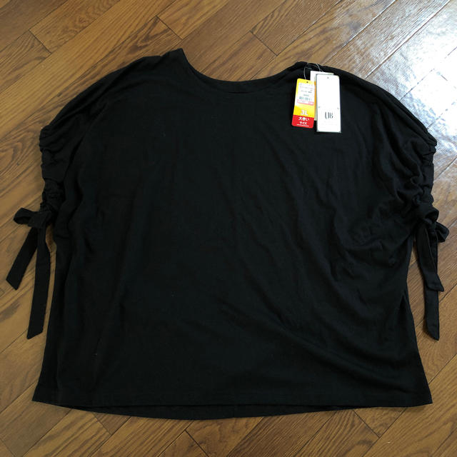 しまむら(シマムラ)のしまむら 袖リボンＴ ３Ｌ レディースのトップス(Tシャツ(半袖/袖なし))の商品写真