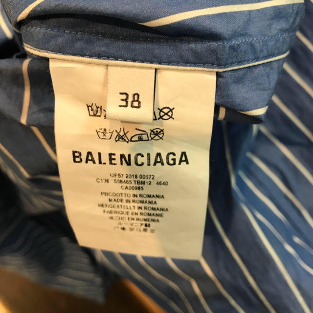 38 BALENCIAGA ストライプ バックロゴ シャツ