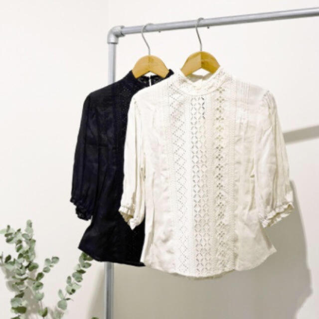 新品 Cut-lace Cotton Blouse