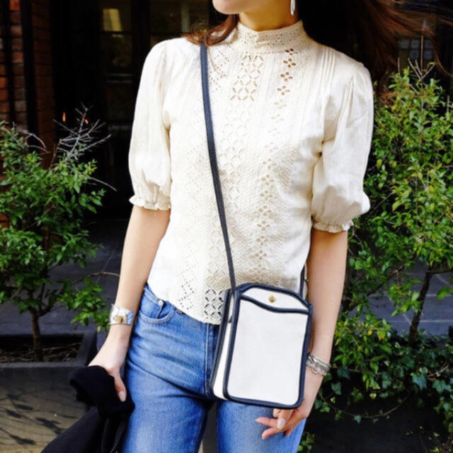 TODAYFUL(トゥデイフル)の新品 Cut-lace Cotton Blouse レディースのトップス(シャツ/ブラウス(長袖/七分))の商品写真