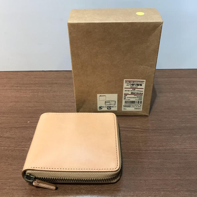 MUJI (無印良品)(ムジルシリョウヒン)の無印良品 二つ折り財布 イタリア産ヌメ革 ラウンドファスナー レディースのファッション小物(財布)の商品写真