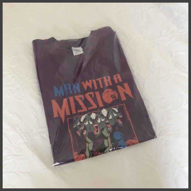 MAN WITH A MISSION(マンウィズアミッション)の♡美品♡MAN WITH A MISSION♡Lサイズ♡Tシャツ♡パープル♡ エンタメ/ホビーのタレントグッズ(ミュージシャン)の商品写真