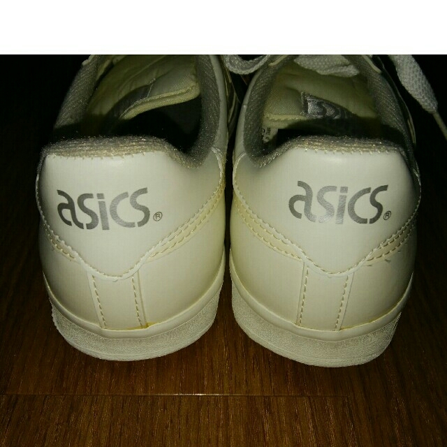 asics(アシックス)のアシックス　スニーカー　白　新品未使用 レディースの靴/シューズ(スニーカー)の商品写真
