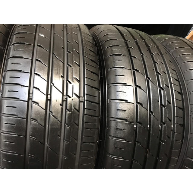 DUNLOP(ダンロップ)の215/60/16. ほぼ新品、ダンロップ、タイヤ交換無料 自動車/バイクの自動車(タイヤ)の商品写真