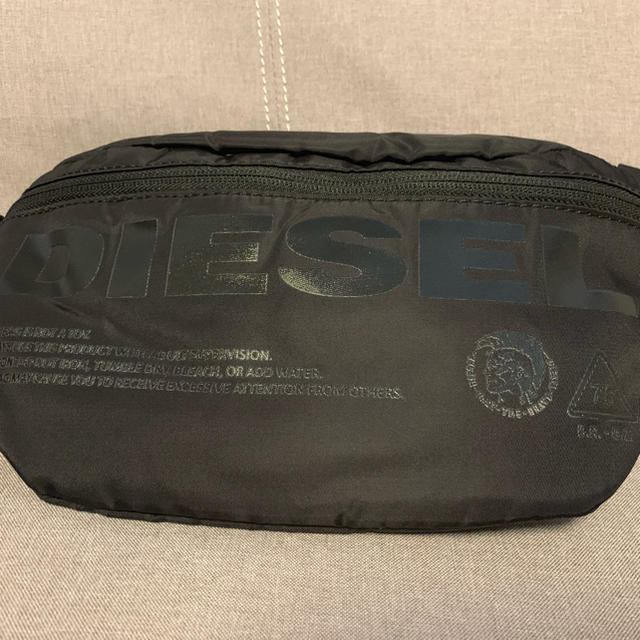 DIESEL(ディーゼル)の値引き不可！ディーゼルクロスボディバック！新品未使用品 メンズのバッグ(ウエストポーチ)の商品写真