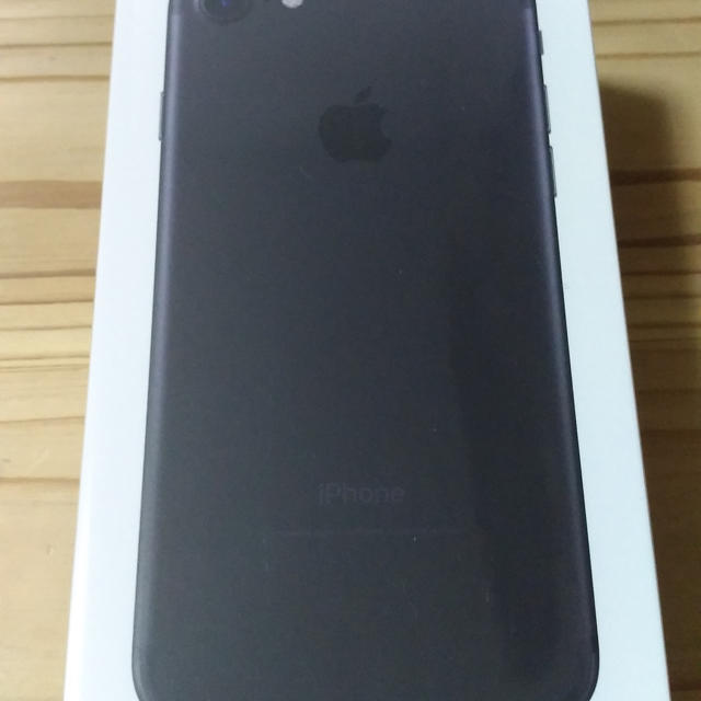 iPhone7 32G ブラック 新品 送料無料スマートフォン/携帯電話