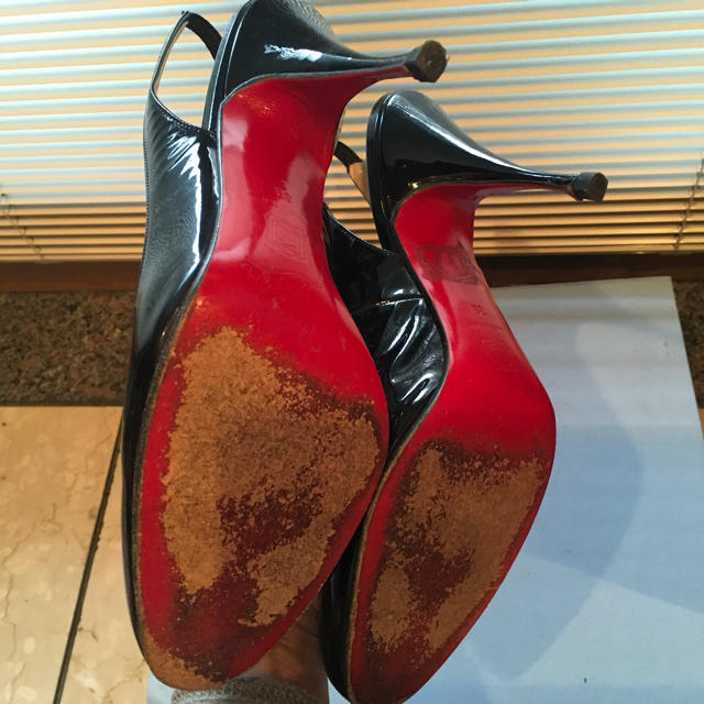 Christian Louboutin(クリスチャンルブタン)の ChristianLouboutin クリスチャンルブタン パテントパンプス  レディースの靴/シューズ(ハイヒール/パンプス)の商品写真