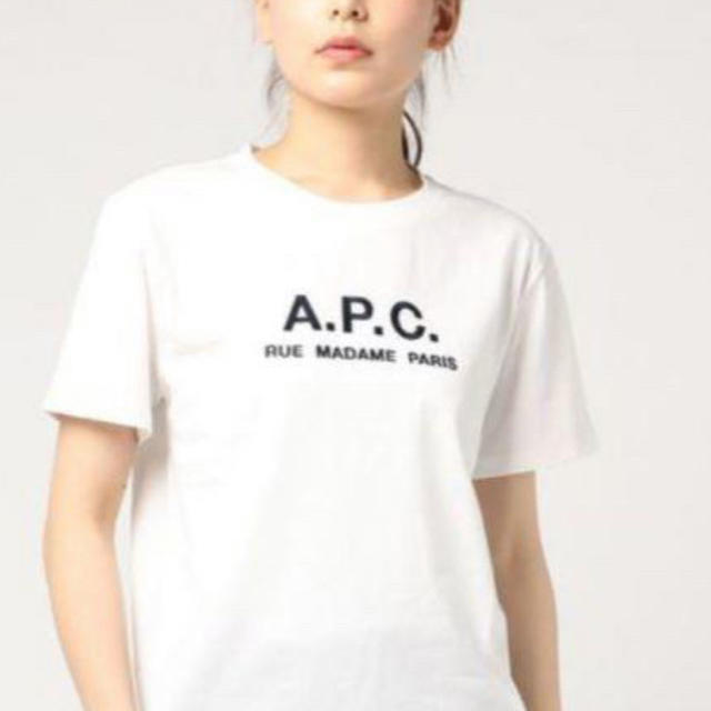 A.P.C(アーペーセー)の新品未使用 Mサイズ APC ロゴ刺繍 Tシャツ レディースのトップス(Tシャツ(半袖/袖なし))の商品写真