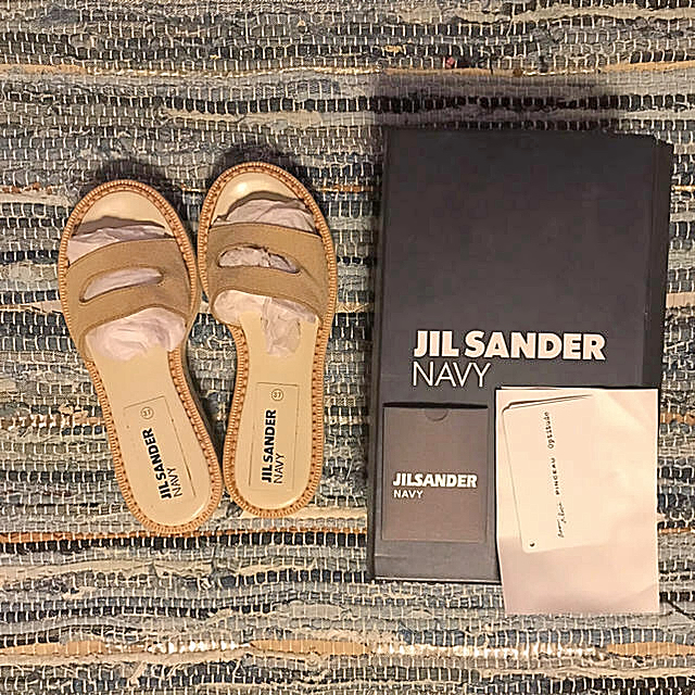 Jil Sander(ジルサンダー)のJIL SANDER NAVY サンダル サイズ37 ベージュ レディースの靴/シューズ(サンダル)の商品写真