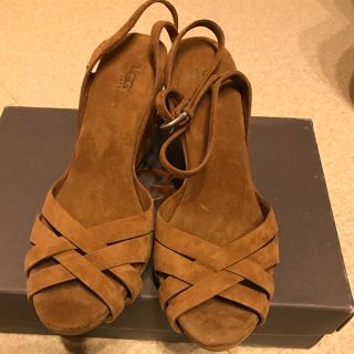 アグ(UGG)のUGG スエードサンダル(サンダル)