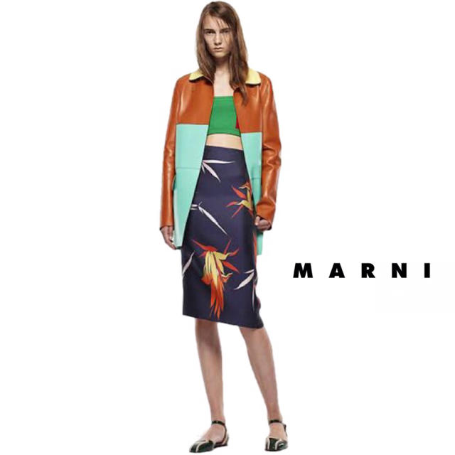 Marni(マルニ)のMARNI スカート マルニ ミモレ丈 ボタニカル シルク リゾート 総柄 レディースのスカート(ひざ丈スカート)の商品写真