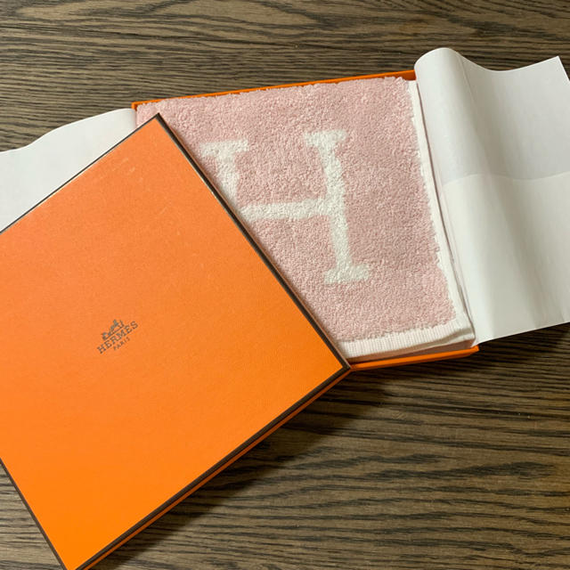 【新品未使用】  HERMES ハンドタオル(箱、リボン付)