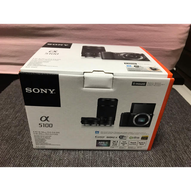 SONY(ソニー)の[SONY]α5100 ILCE-5100Y ダブルズームレンズキット ブラック スマホ/家電/カメラのカメラ(ミラーレス一眼)の商品写真