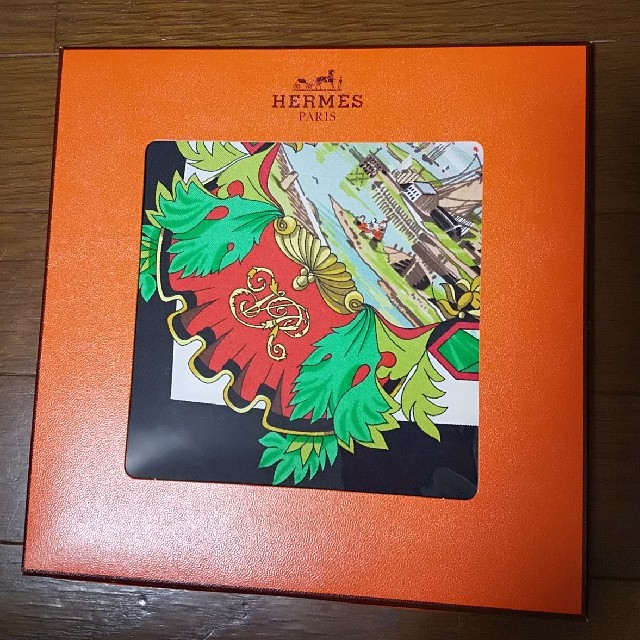 Hermes(エルメス)の未使用 エルメス スカーフ カレ90 レディースのファッション小物(バンダナ/スカーフ)の商品写真