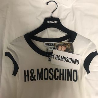 モスキーノ(MOSCHINO)の6/1まで 新品ハンガー付 H&MOSCHINO ロゴTシャツ モスキーノ (Tシャツ(半袖/袖なし))