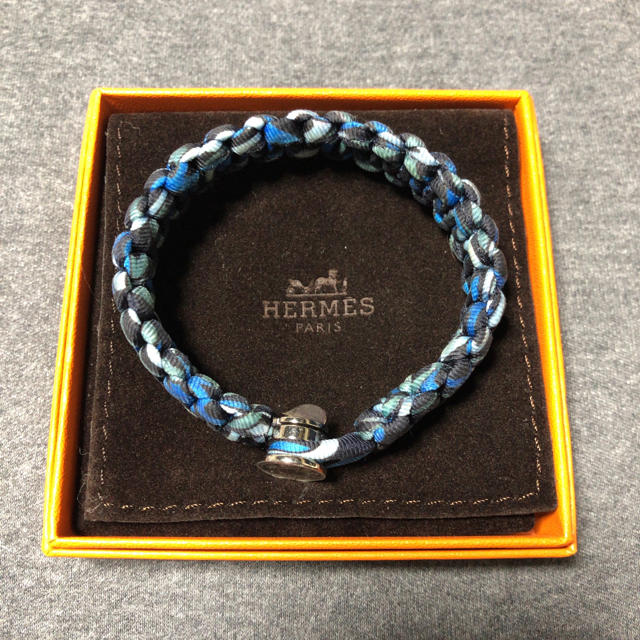 Hermes(エルメス)のエルメス セリエボタン ブレスレット キッド Kid シルクツイル レディースのアクセサリー(ブレスレット/バングル)の商品写真