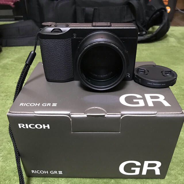 RICOH(リコー)のRICOH GR III 付属品多数 スマホ/家電/カメラのカメラ(コンパクトデジタルカメラ)の商品写真