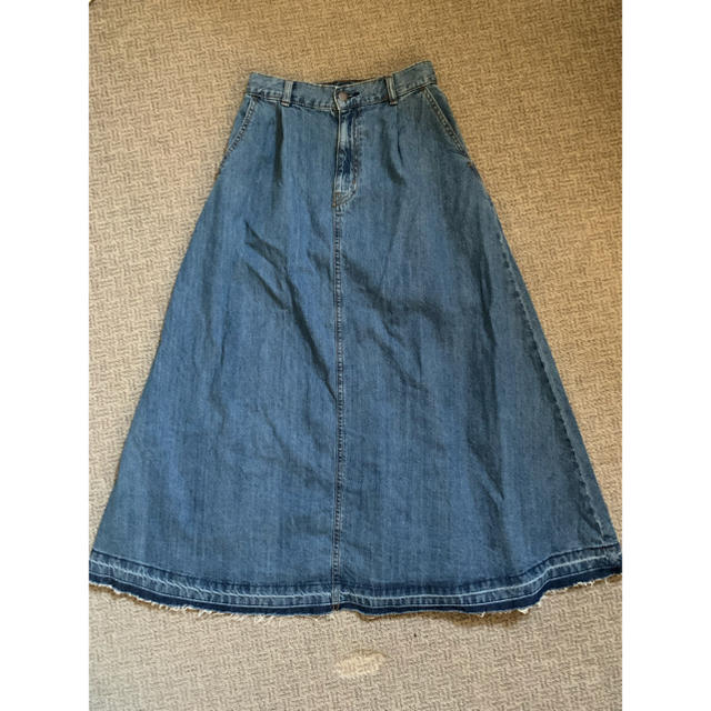 GU(ジーユー)のGUデニムフレアマキシスカート レディースのスカート(ロングスカート)の商品写真