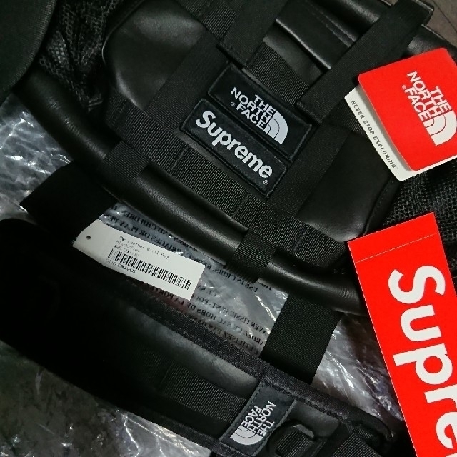 Supreme(シュプリーム)の最安★supreme 18fw leather ウエストバック 新品タグつき メンズのバッグ(ウエストポーチ)の商品写真