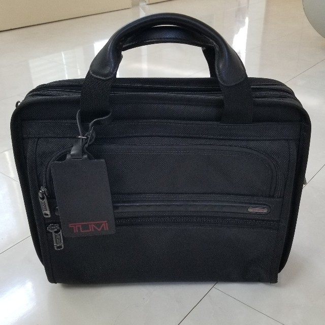 TUMI　トゥミ　ビジネスバッグ　コンパクト　美品