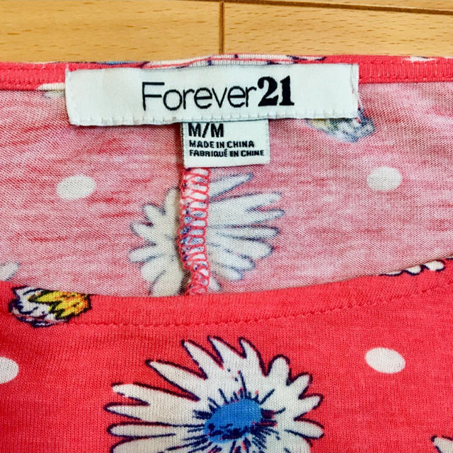 FOREVER 21(フォーエバートゥエンティーワン)の◉ Forever21 ◉ 花柄Tシャツ♡ レディースのトップス(Tシャツ(半袖/袖なし))の商品写真