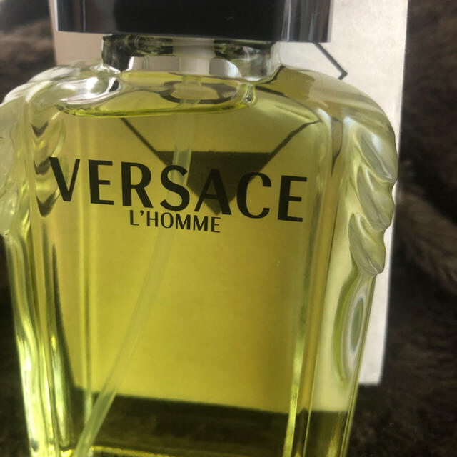 VERSACE(ヴェルサーチ)のヴェルサーチ ロム オードトワレ コスメ/美容の香水(香水(男性用))の商品写真