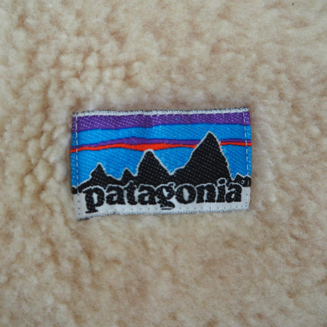 patagonia(パタゴニア)のmi様専用 パタゴニア  キッズ ボア ベスト 4T 110 キッズ/ベビー/マタニティのキッズ服女の子用(90cm~)(ジャケット/上着)の商品写真