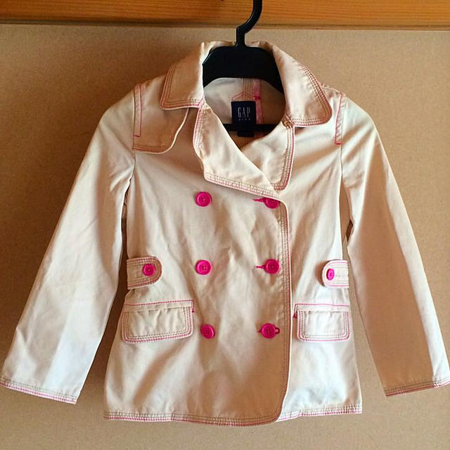 GAP Kids(ギャップキッズ)のGAP 可愛いトレンチコート  キッズ/ベビー/マタニティのキッズ服女の子用(90cm~)(コート)の商品写真