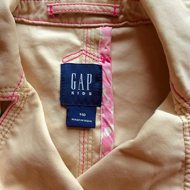 GAP Kids(ギャップキッズ)のGAP 可愛いトレンチコート  キッズ/ベビー/マタニティのキッズ服女の子用(90cm~)(コート)の商品写真