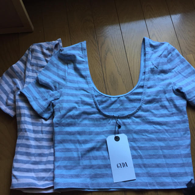 GYDA(ジェイダ)のGYDA ショート丈 Tシャツ レディースのトップス(Tシャツ(半袖/袖なし))の商品写真