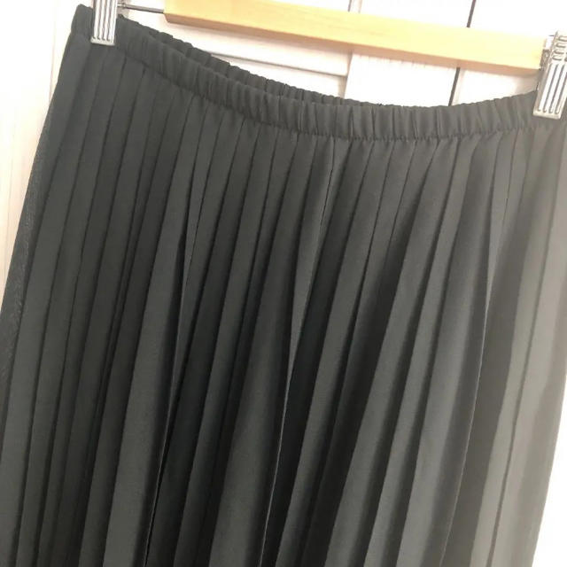 黒のロングプリーツスカート マキシスカート レディースのスカート(ロングスカート)の商品写真