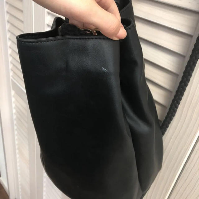 ZARA(ザラ)のZARA リュックにも ショルダーバッグにも レディースのバッグ(ショルダーバッグ)の商品写真