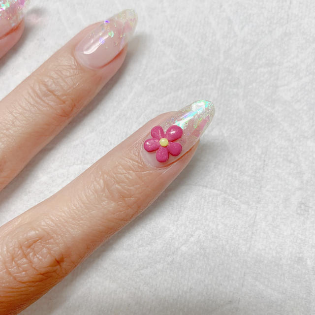 3Dネイルパーツ❤︎お花❁⃘ラメ入りピンク コスメ/美容のネイル(デコパーツ)の商品写真