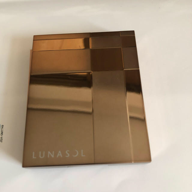 LUNASOL(ルナソル)のLUNASOL ルナソル ベルベットフルアイズ 01 コスメ/美容のベースメイク/化粧品(アイシャドウ)の商品写真