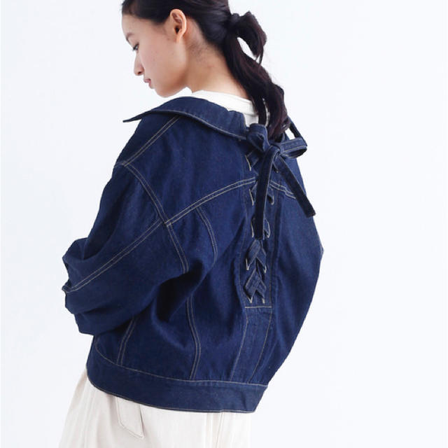 merlot(メルロー)のmerlot メルロー 後ろ編み上げデニムジャケット レディースのジャケット/アウター(Gジャン/デニムジャケット)の商品写真