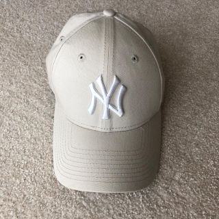 ニューエラー(NEW ERA)のニューエラ ベージュ オフホワイト 日本未入荷(キャップ)